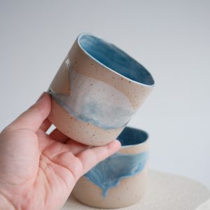 Irregular Cup – Light Blue mit Spots