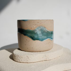 Irregular Cup – Green Swirl mit Spots