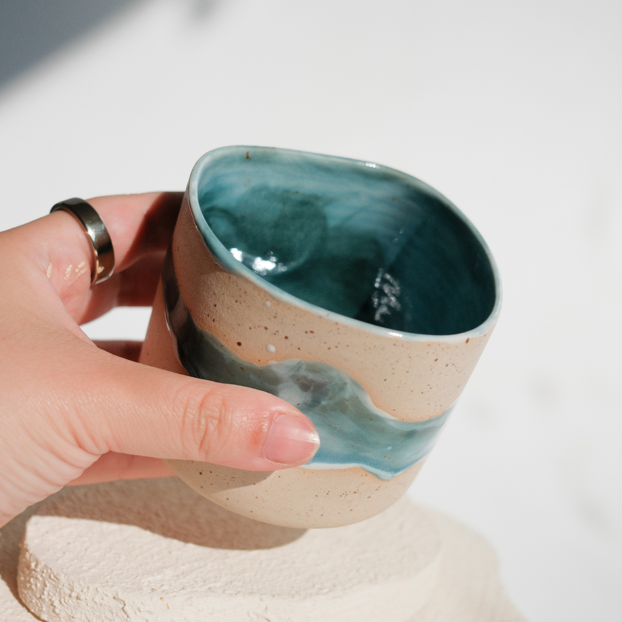 Irregular Cup - Green Swirl mit Spots – Bild 2